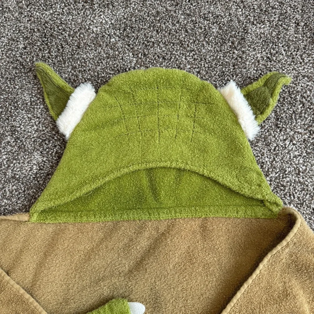 Star Wars Wearable‎ Yoda Bath Shower Bathroom Towel Youth Robe Ears Hands